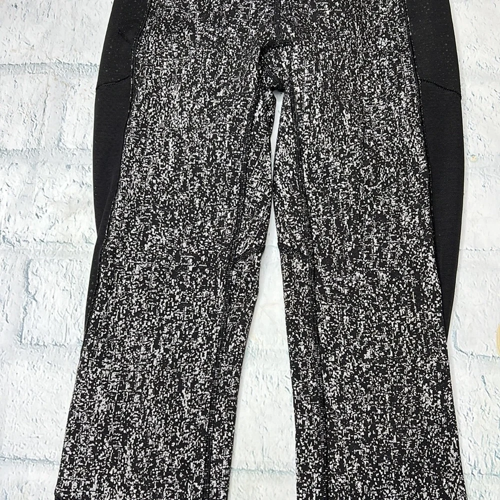 🔹 Lululemon Leggings